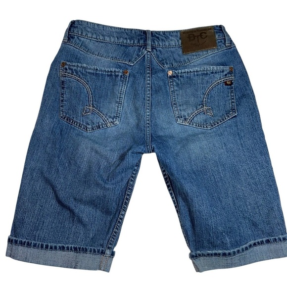 BOOTHEEL Women’s Denim Shorts Size 6 Blue  99% cotton Knee Length Mid Rise Faded - Picture 3 of 10